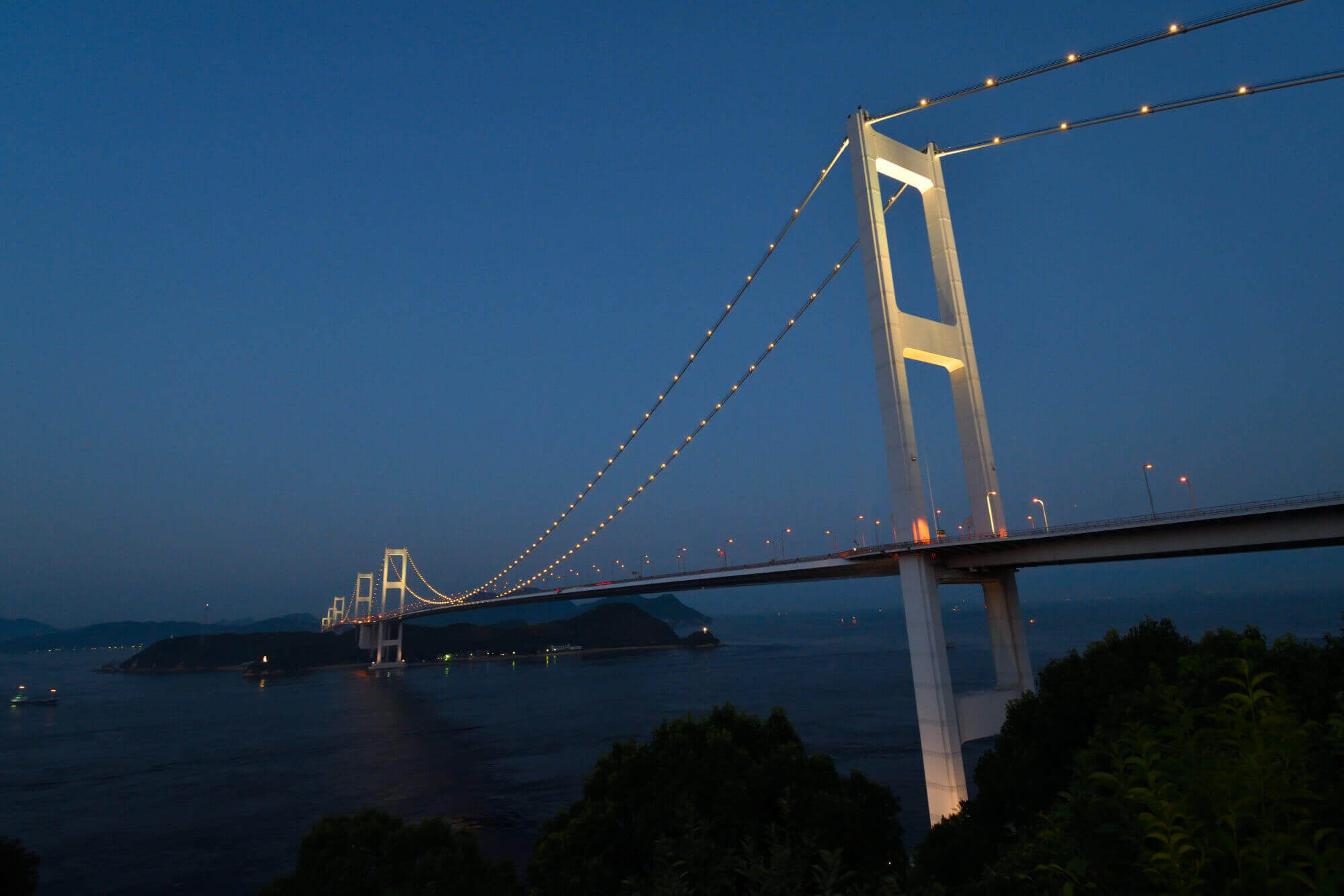 愛媛しまなみ海道・来島海峡大橋ライトアップを撮ってきた