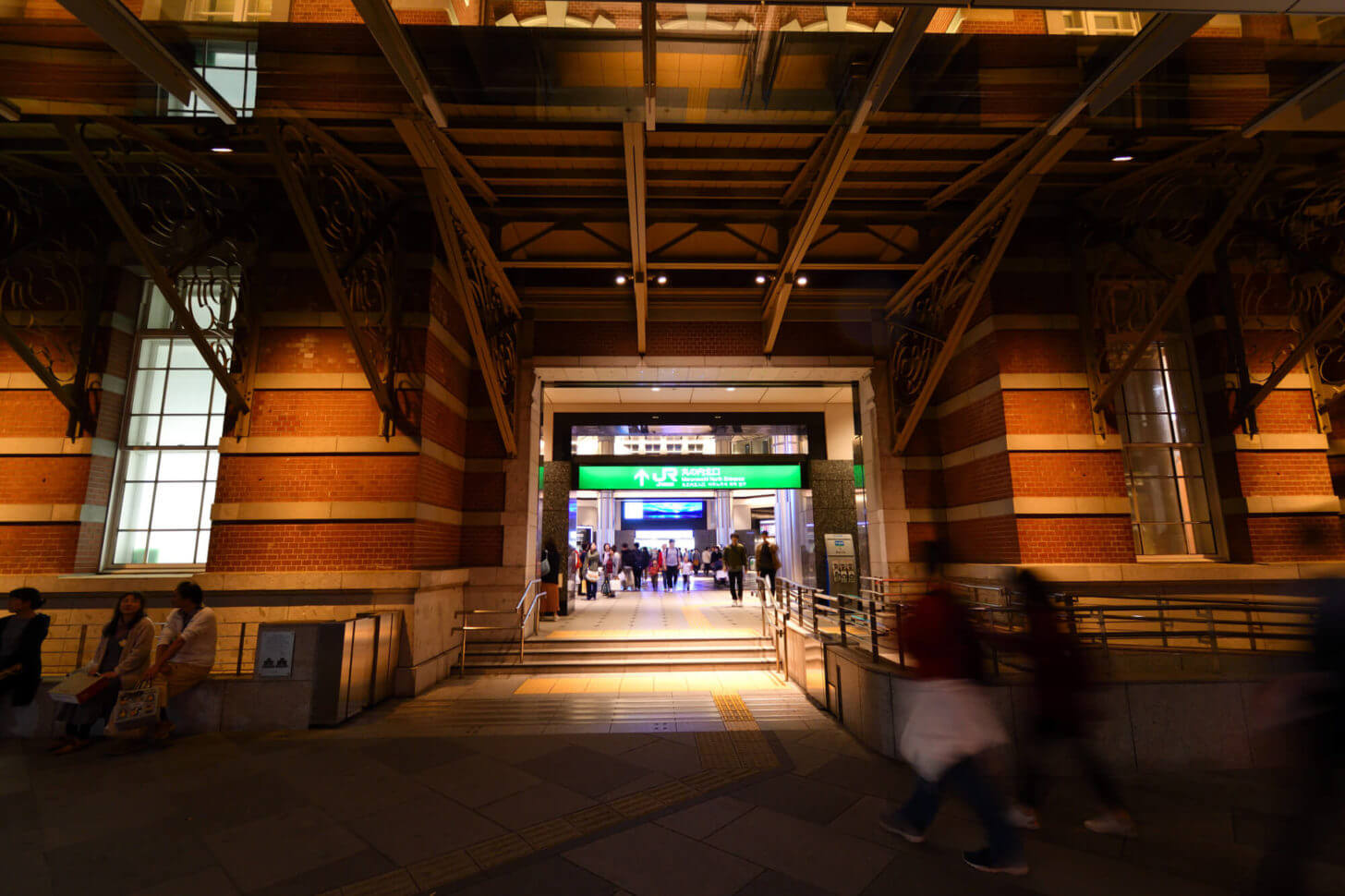 夜の東京駅丸の内駅舎