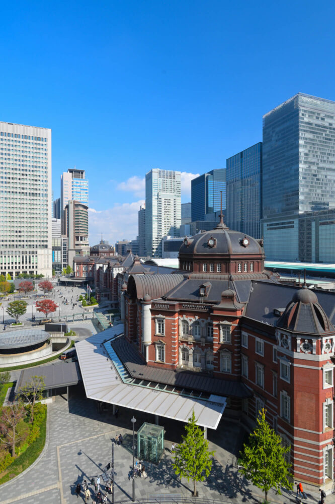 屋上庭園「KITTEガーデン」から撮る東京駅丸の内駅舎