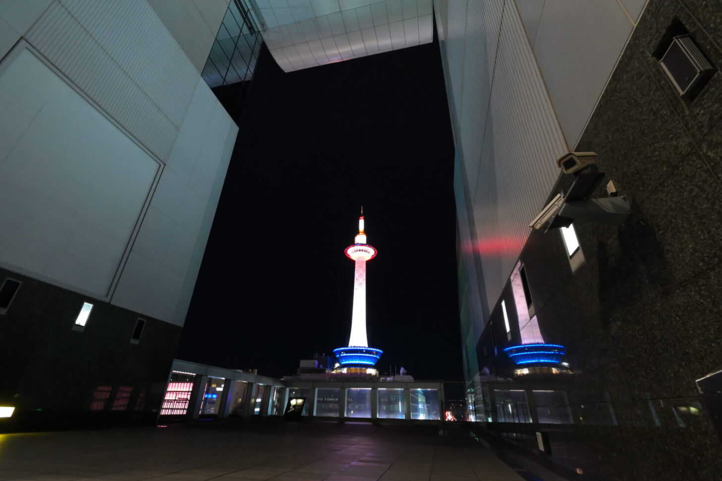 AF-P DX NIKKOR 10-20mm f/4.5-5.6G VRで撮る京都タワー